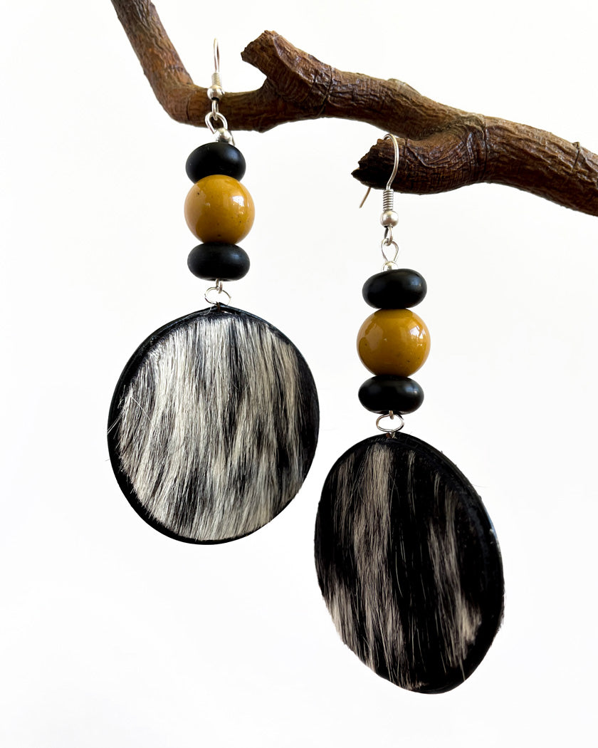 MOO COW MOOKITE EARRINGS MUSTARD/BLACK