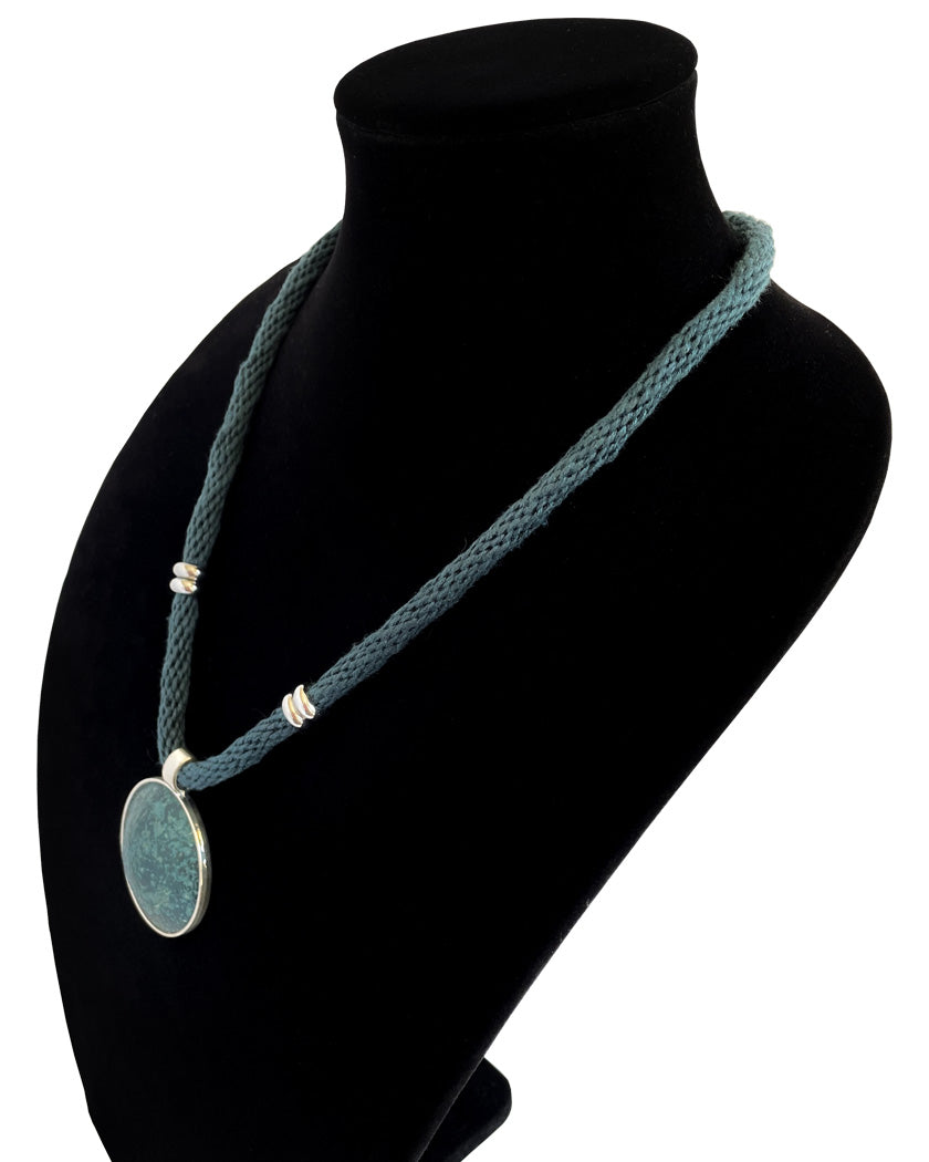 YALIBIDI (EMU) EGG PENDANT